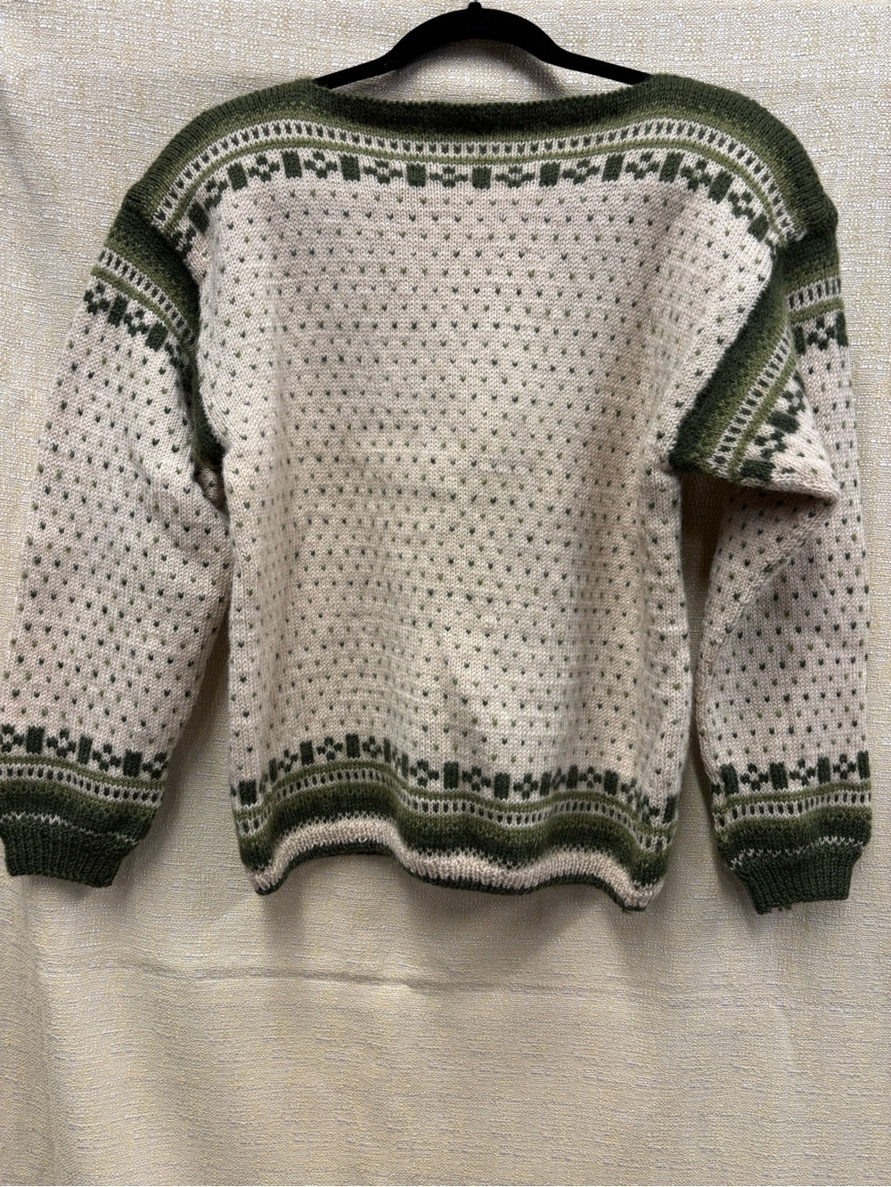 Vintage homemade 1960s women’s Green & Cream Patterned Knit Sweater